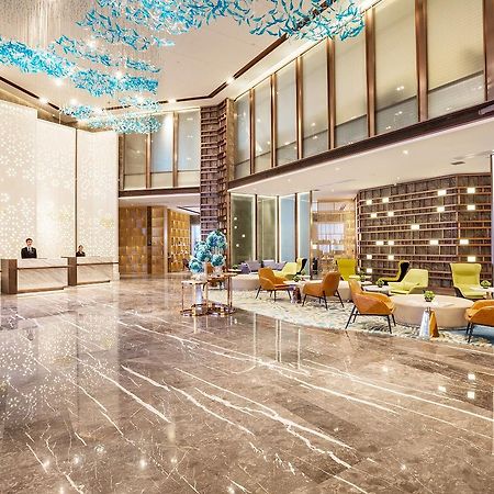 Shenzhen Bantian Huaweizhongcheng Atour Hotel Екстериор снимка